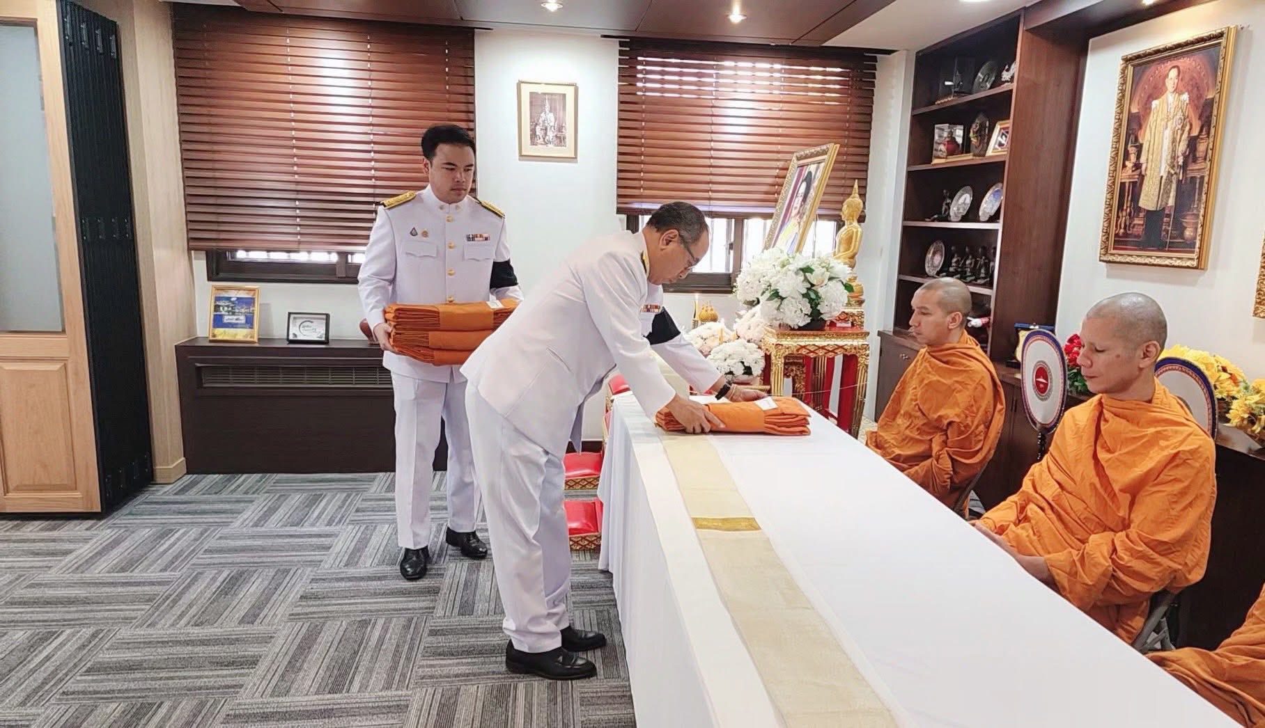 ปทุมธานี สถานทูตไทยกรุงโซลนำคนไทยในต่างแดนร่วมใจถวายความอาลัยแด่สมเด็จพระพันปีหลวง