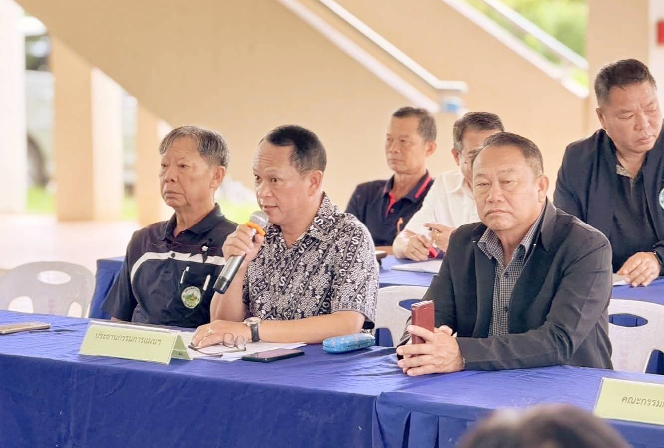 นายก ทต.หงาว เปิดการประชุมประชาคมฯ บูรณาการร่วมหน่วยงานท้องถิ่นพัฒนาชุมชน พร้อมถวายความอาลัยสมเด็จพระเจ้าลูกเธอ เจ้าฟ้าพัชรกิติยาภา
