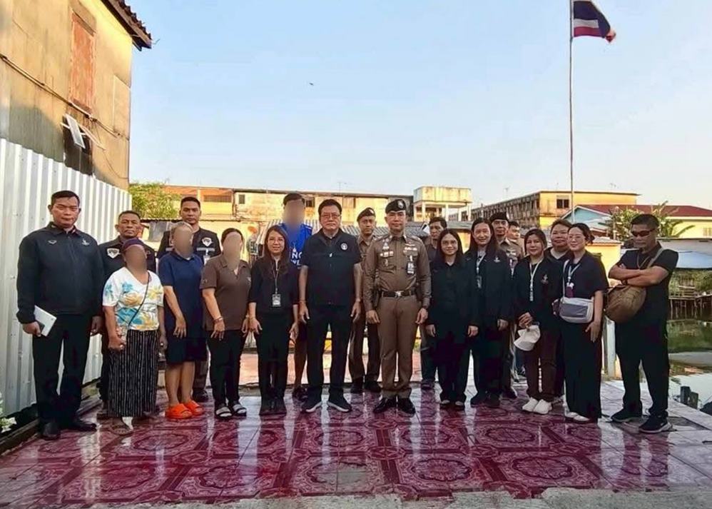 พ.ต.ท.วรภัทร สุขไทย รอง ผกก.ป.สน.ดอนเมือง พร้อม ผอ.เขต ดอนเมืองลงพื้นที่ตรวจสอบ และตรวจเยี่ยมผู้บำบัดยา ชุมชนร่วมมิตรแรงศรัทธา