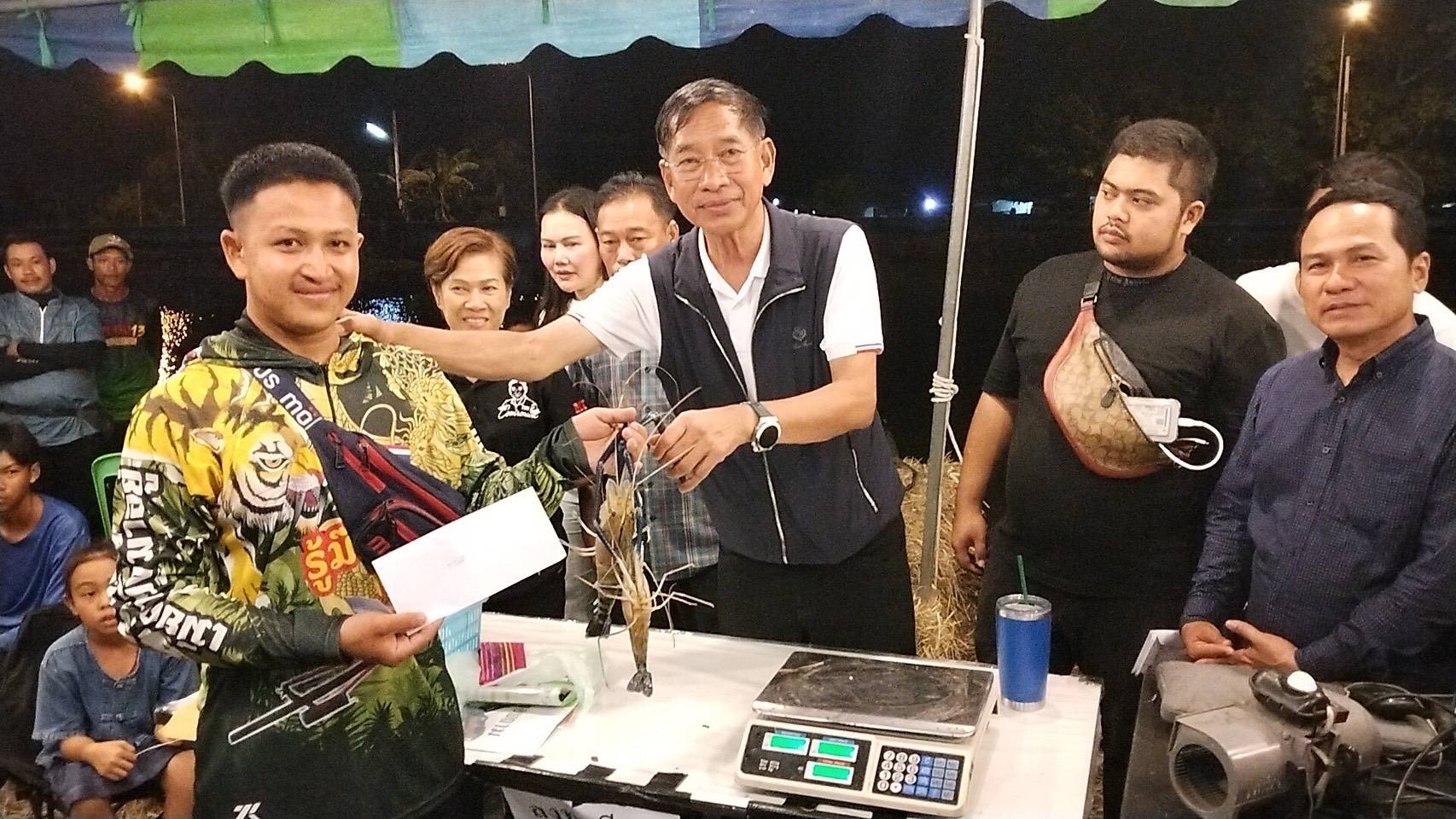 ปทุมธานี แข่งตกกุ้งยักษ์ คนครึ่งพันร่วมแข่งแน่นคลอง 13 นายกแจ็สยกระดับดันเป็นแหล่งท่องเที่ยวใหม่