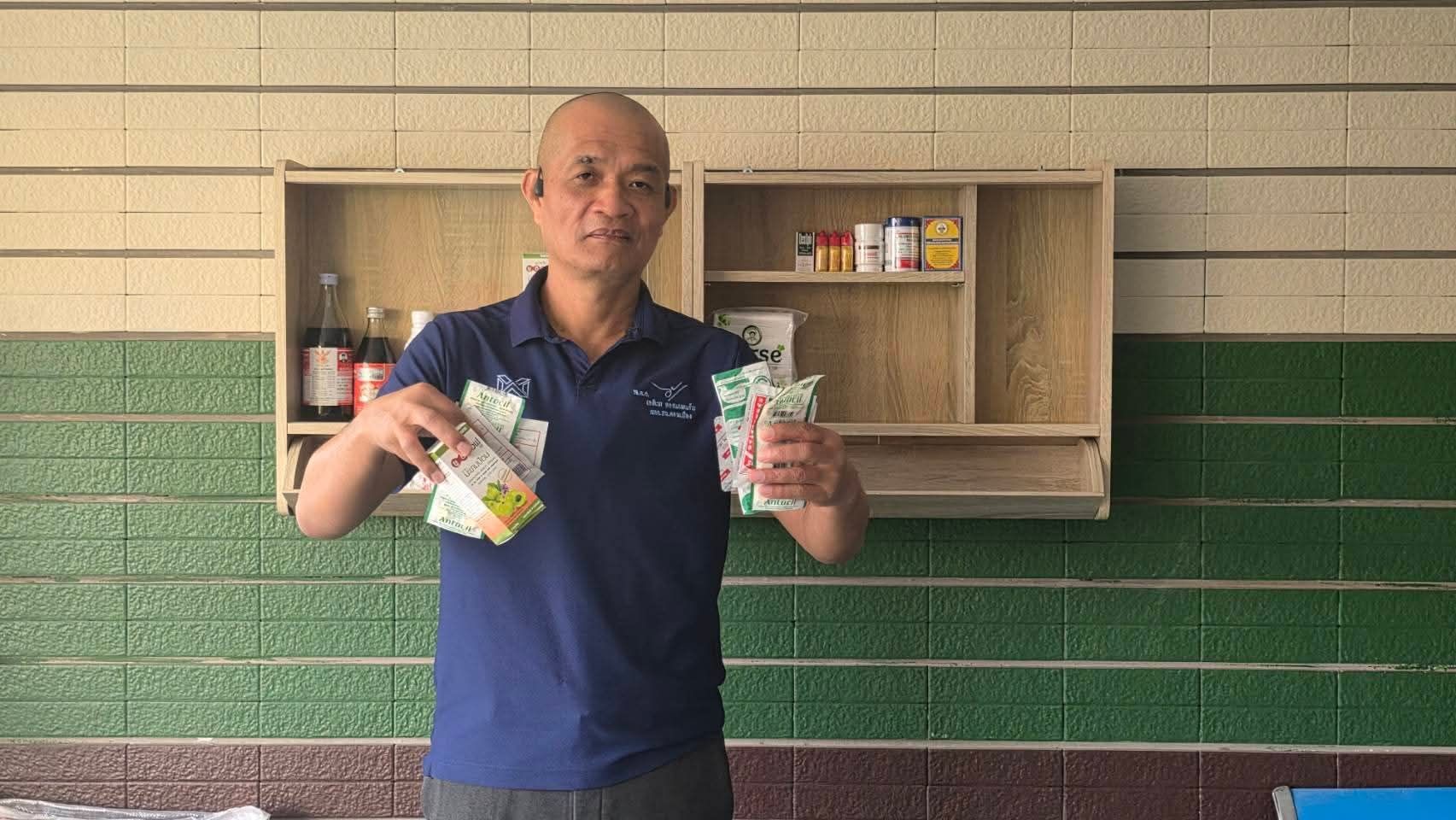 พ.ต.อ.อดิเรก ทองแกมแก้ว ผกก.สภ.ปากเกร็ด จัดตู้ยาสามัญประจำบ้าน สวัสดิการเล็กๆแต่ยิ่งใหญ่ เชื่อว่าเมื่อตำรวจมีความสุขและสุขภาพดี ก็พร้อมจะออกไปดูแล