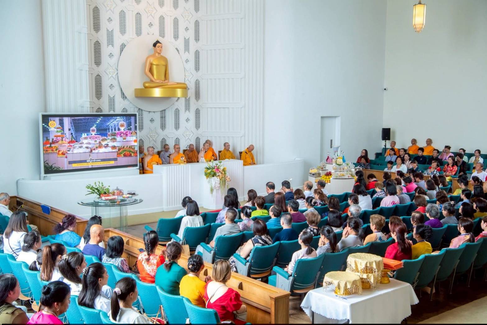 วัดพระธรรมกายเมลเบิร์นจัดพิธีบูชาข้าวพระ ชาวนานาชาติร่วมปฏิบัติธรรมคับคั่ง