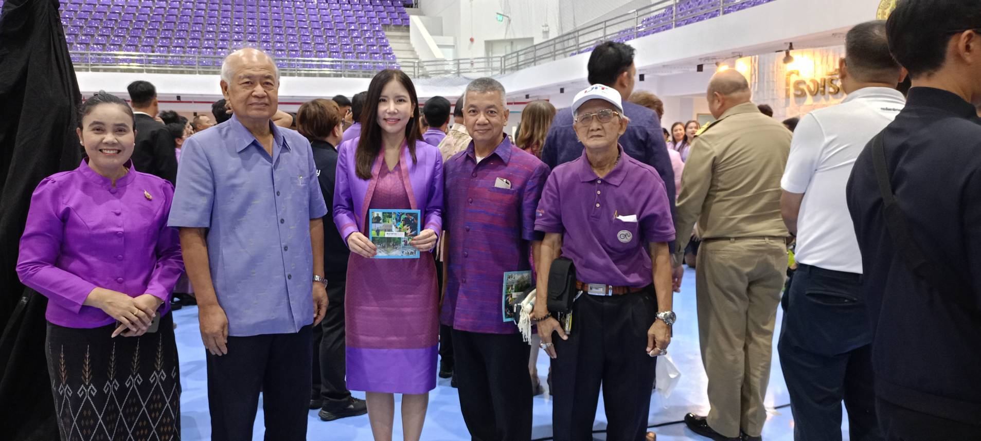 พันตรีประวีร์ จินดาวรรณ นำผู้บริหารวุฒิอาสาธนาคารสมองนนทบุรี ร่วมจัดกิจกรรม “Big Cleaning Day” เฉลิมพระเกียรติสมเด็จพระนางเจ้าฯ พระบรมราชินี