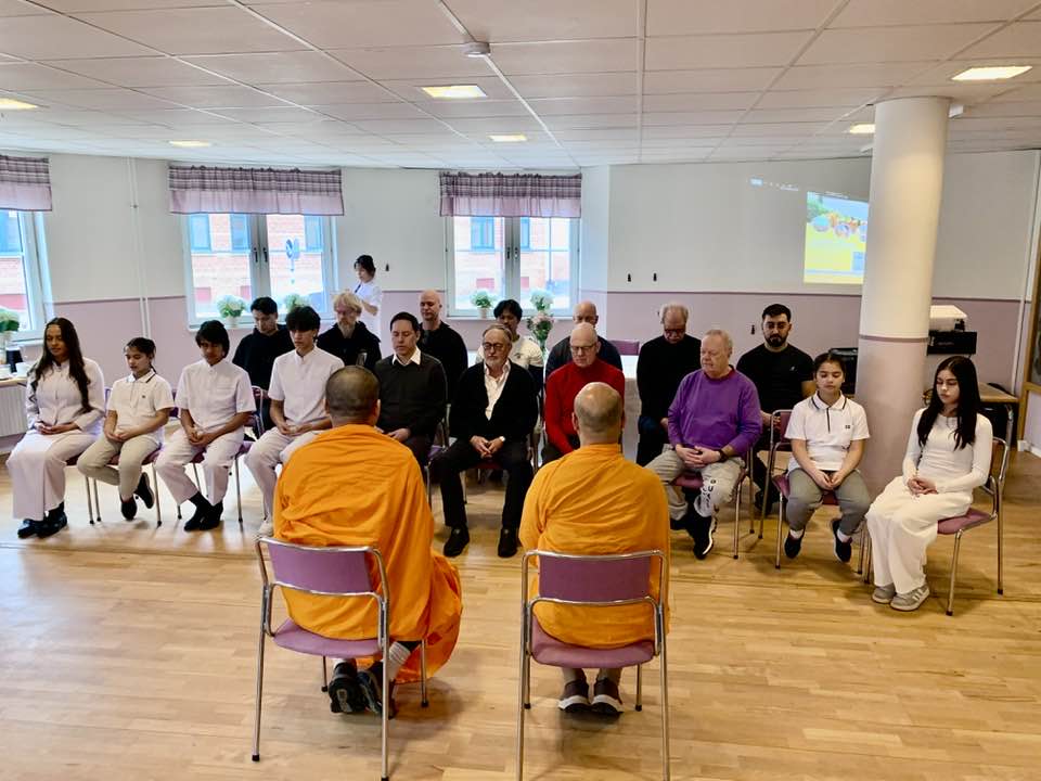 พุทธศาสนาไทยขยายบทบาทในยุโรป ชาวต่างชาติสนใจฝึกสมาธิ