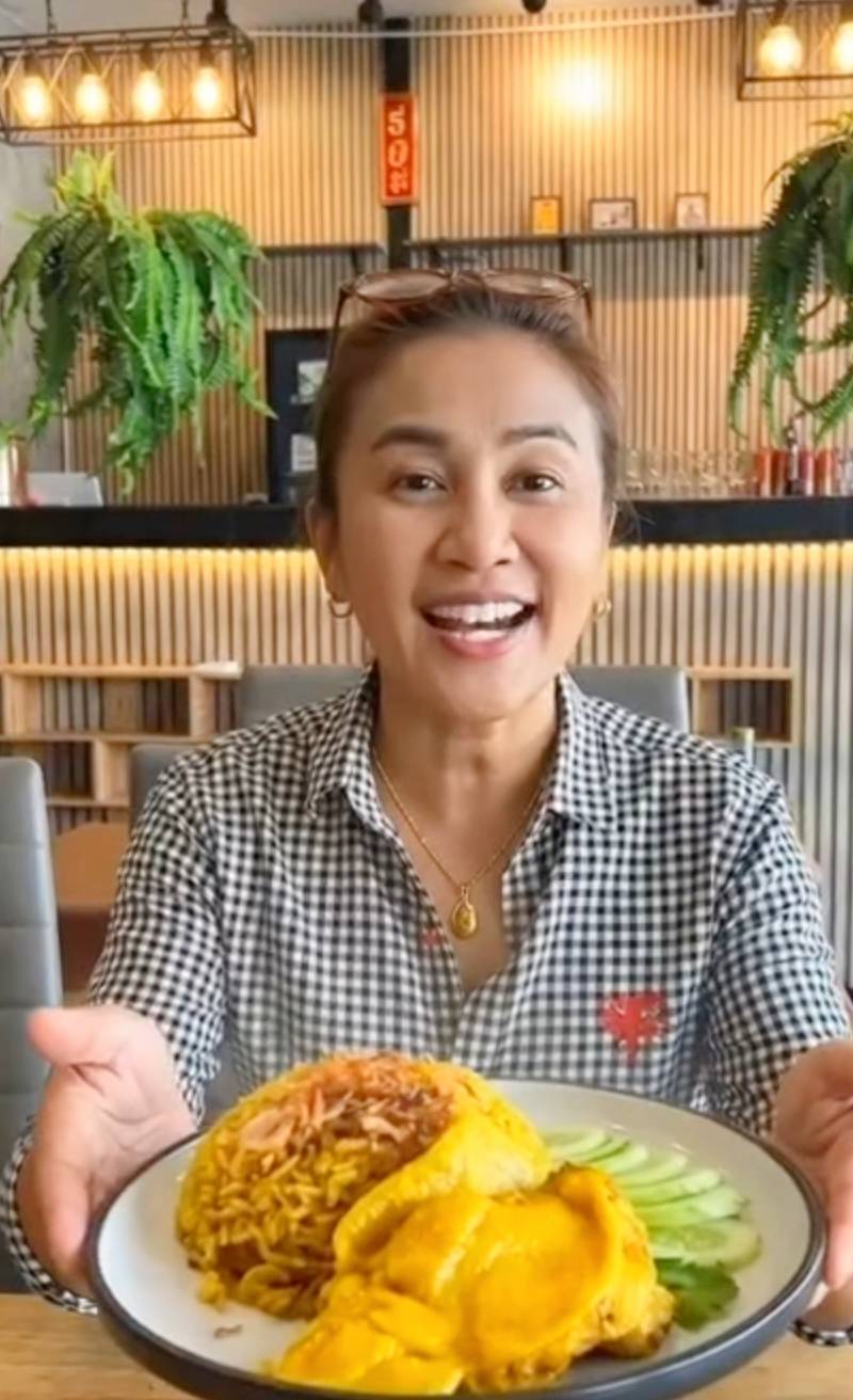 ขายดีพื้นที่ไม่พอ เจ้าของร้านข้าวหมกเมืองคอนbyครัวกันตาอาหารใต้พื้นบ้าน ตัดสินใจเปิดสาขาตลาดมารวย หทัยราษฏร์ ขยายร้านในห้องแอร์เย็นฉ่ำ โดดเด่นด้วยข้าวหมกสูตรลับนครศรีธรรมราชแท้ๆ และอาหารใต้รสจัดจ้าน