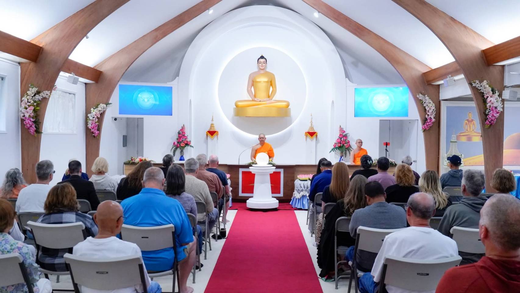 ปทุมธานี ขยายงานเผยแผ่ธรรมะสู่ต่างแดน ชาวอเมริกันร่วมฝึกสมาธิทุกคืนวันเพ็ญ ที่วัดพระธรรมกายซีแอตเติล สหรัฐอเมริกา