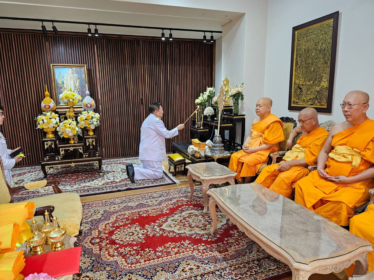 ปทุมธานี คณะสงฆ์วัดพระธรรมกายโจฮันเนสเบิร์กร่วมสถานทูตไทย จัดพิธีถวายเป็นพระราชกุศลวันนวมินทรมหาราช