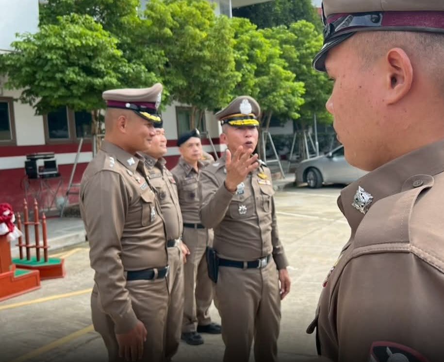 ผบก.จว.สุพรรณบุรี พร้อมตำรวจ สภ.ศรีประจันต์ ต้อนรับ ผบช.ภ.7 ขานรับนโยบาย ผบ.ตร. 15 ข้อ เน้นขับเคลื่อนนโยบายสำคัญเร่งด่วนของรัฐบาลและสำนักงานตำรวจแห่งชาติคุกคามประชาชน