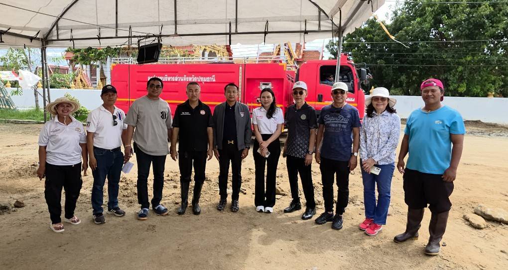 ปทุมธานี อบจ.ร่วม ทม.คลองหลวงเร่งฉีด EM บำบัดน้ำเน่าเสีย–กำจัดยุงลายบรรเทาทุกข์ชาวบ้าน